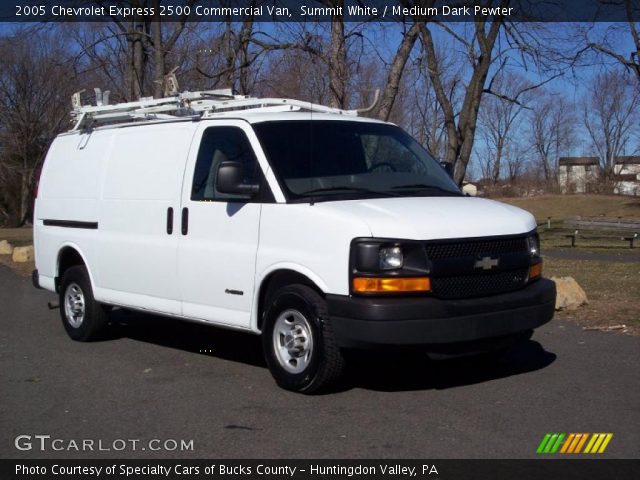 2005 Chevrolet Express 2500 Commercial Van in Summit White