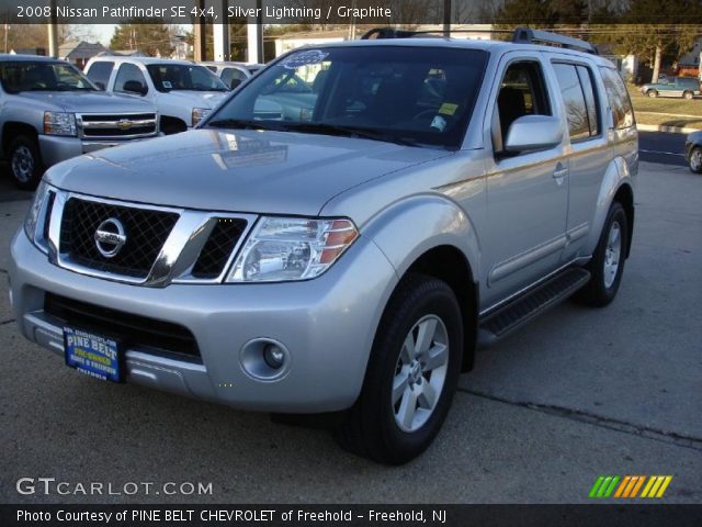 2008 Nissan Pathfinder SE 4x4 in Silver Lightning