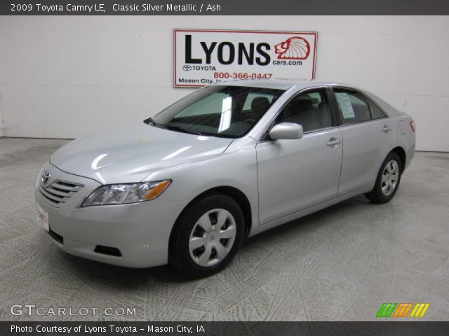 2009 Toyota Camry LE in Classic Silver Metallic