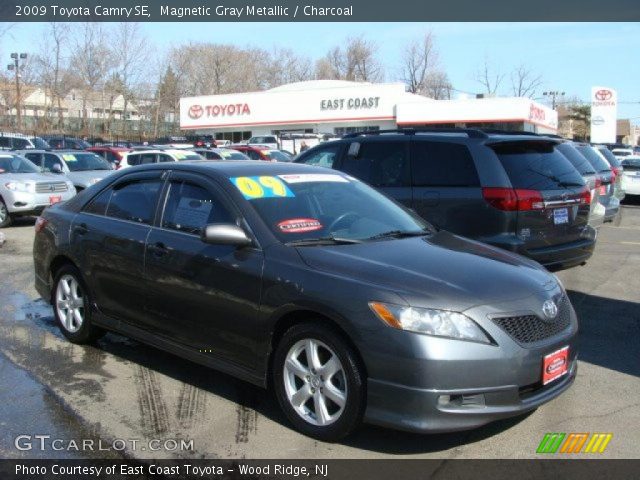 2009 Toyota Camry SE in Magnetic Gray Metallic