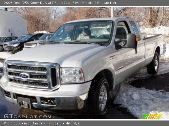 2006 Ford F250 Super Duty XLT SuperCab in Silver Metallic