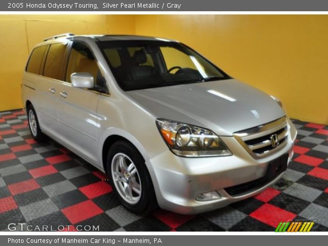 2005 Honda Odyssey Touring in Silver Pearl Metallic