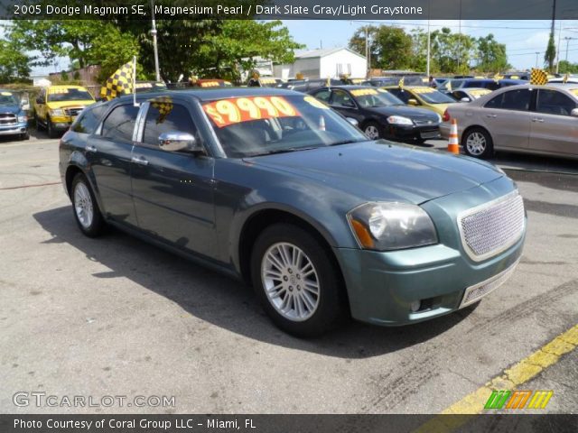 2005 Dodge Magnum SE in Magnesium Pearl