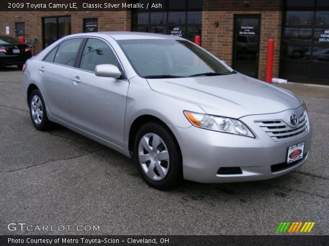 2009 Toyota Camry LE in Classic Silver Metallic