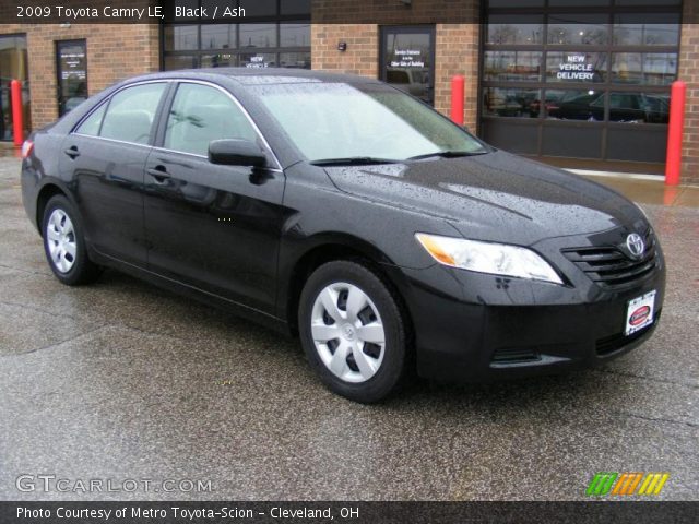 2009 Toyota Camry LE in Black