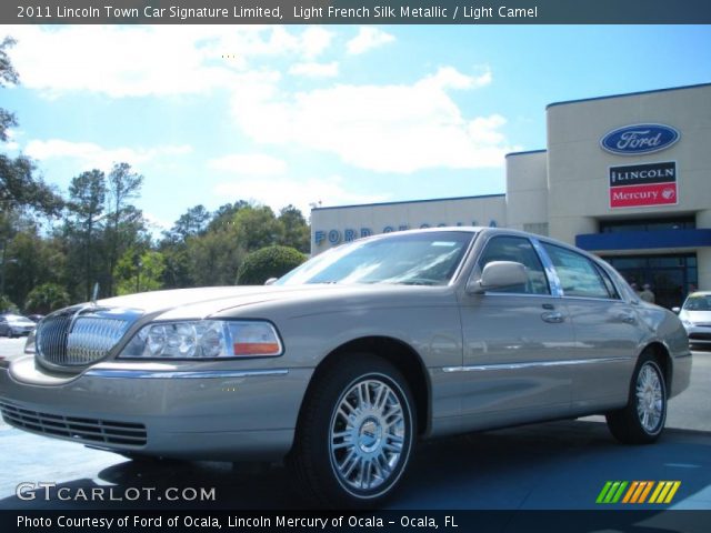 2011 Lincoln Town Car Signature Limited in Light French Silk Metallic