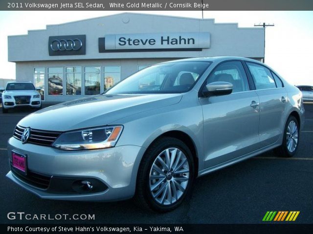 2011 Volkswagen Jetta SEL Sedan in White Gold Metallic