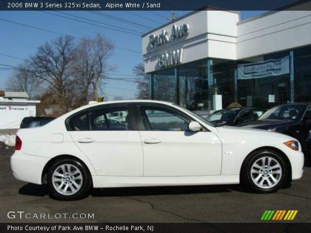 2006 BMW 3 Series 325xi Sedan in Alpine White