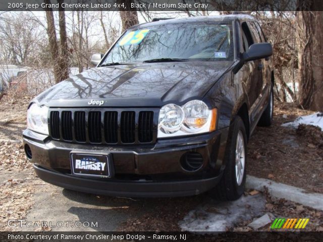 2005 Jeep Grand Cherokee Laredo 4x4 in Black