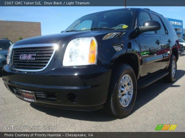 2007 GMC Yukon SLE in Onyx Black