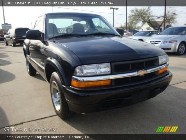 2000 Chevrolet S10 LS Regular Cab in Onyx Black