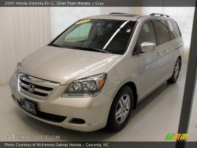 2005 Honda Odyssey EX-L in Silver Pearl Metallic