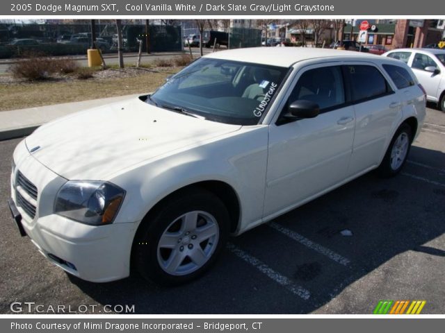 2005 Dodge Magnum SXT in Cool Vanilla White