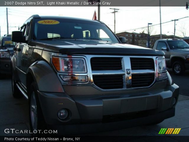 2007 Dodge Nitro SXT in Light Khaki Metallic