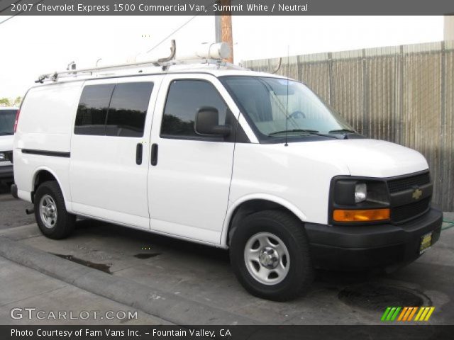 2007 Chevrolet Express 1500 Commercial Van in Summit White