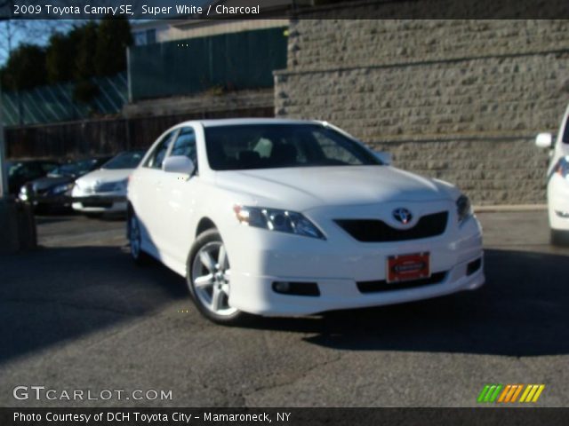 2009 Toyota Camry SE in Super White