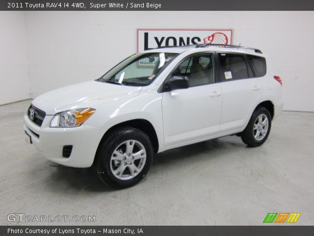 2011 Toyota RAV4 I4 4WD in Super White