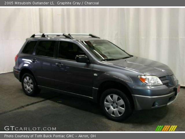 2005 Mitsubishi Outlander LS in Graphite Gray