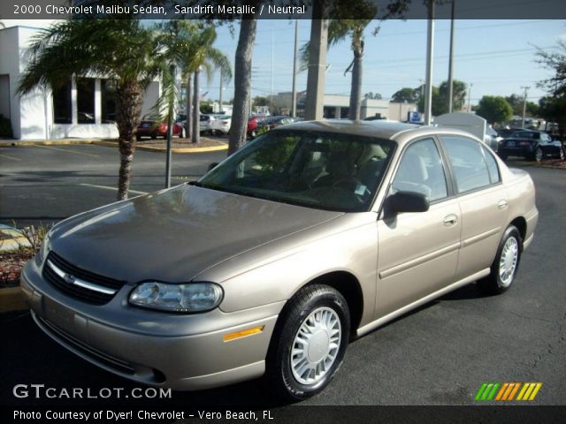 2000 Chevrolet Malibu Sedan in Sandrift Metallic