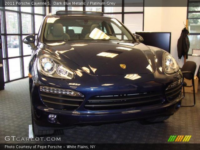 2011 Porsche Cayenne S in Dark Blue Metallic