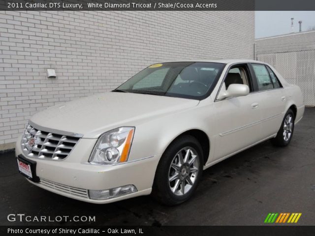 2011 Cadillac DTS Luxury in White Diamond Tricoat