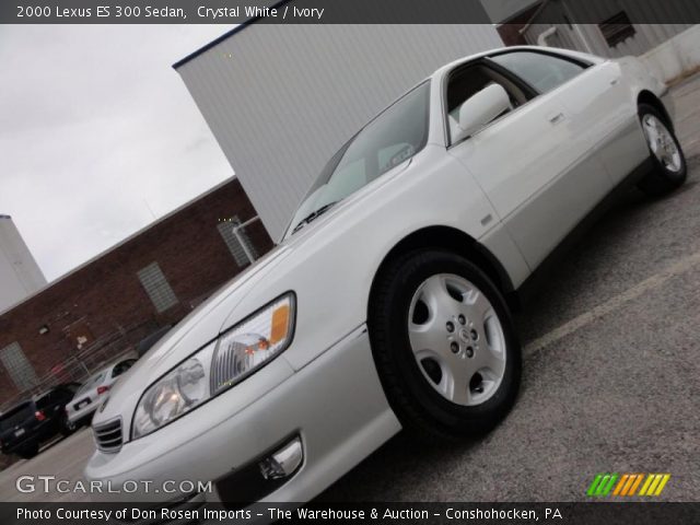 2000 Lexus ES 300 Sedan in Crystal White