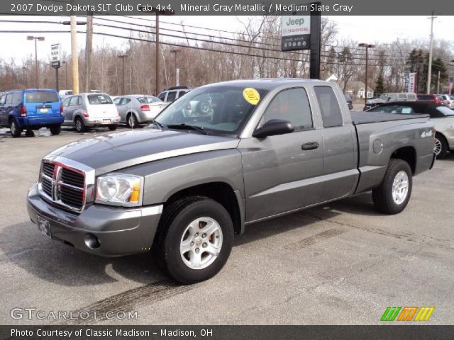 2007 Dodge Dakota SLT Club Cab 4x4 in Mineral Gray Metallic