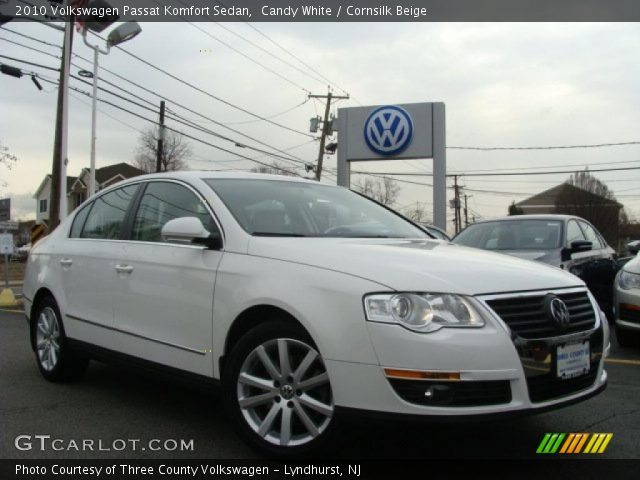 2010 Volkswagen Passat Komfort Sedan in Candy White
