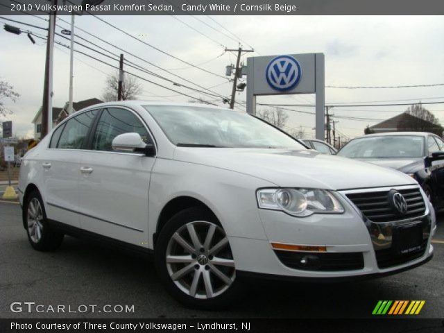 2010 Volkswagen Passat Komfort Sedan in Candy White