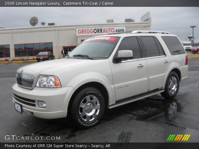 2006 Lincoln Navigator Luxury in Cashmere Tri-Coat