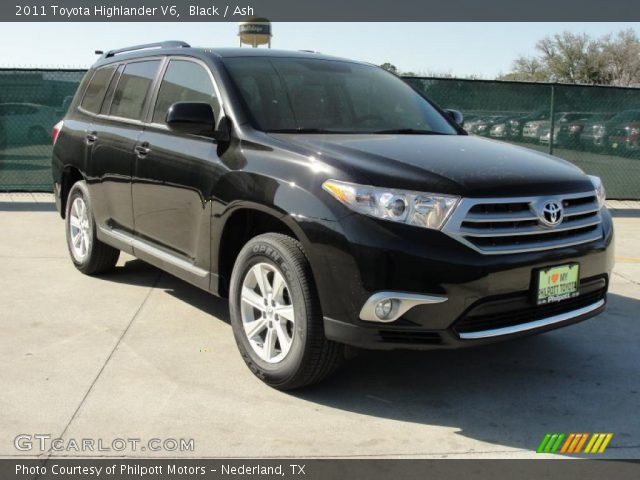 2011 Toyota Highlander V6 in Black