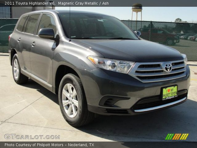 2011 Toyota Highlander V6 in Magnetic Gray Metallic