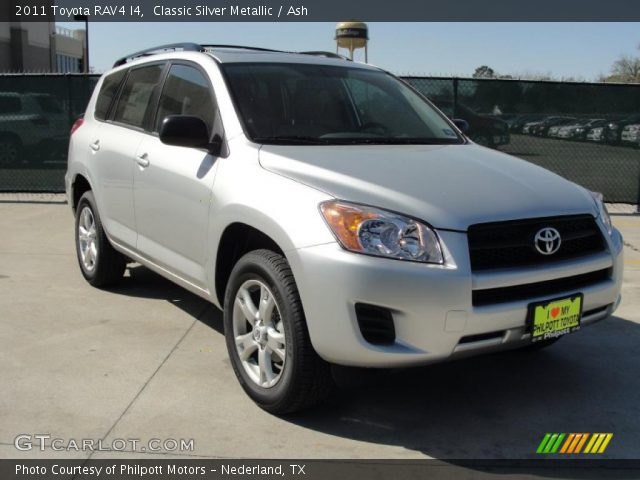 2011 Toyota RAV4 I4 in Classic Silver Metallic
