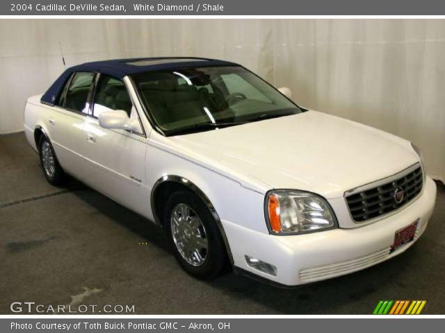 2004 Cadillac DeVille Sedan in White Diamond