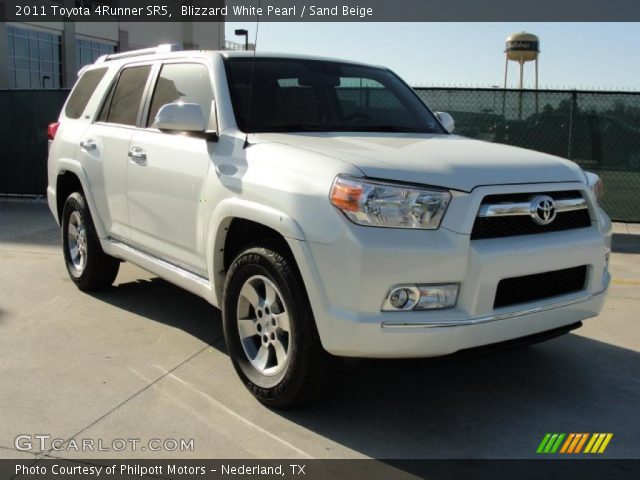 2011 Toyota 4Runner SR5 in Blizzard White Pearl