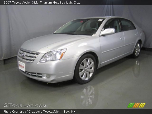 2007 Toyota Avalon XLS in Titanium Metallic