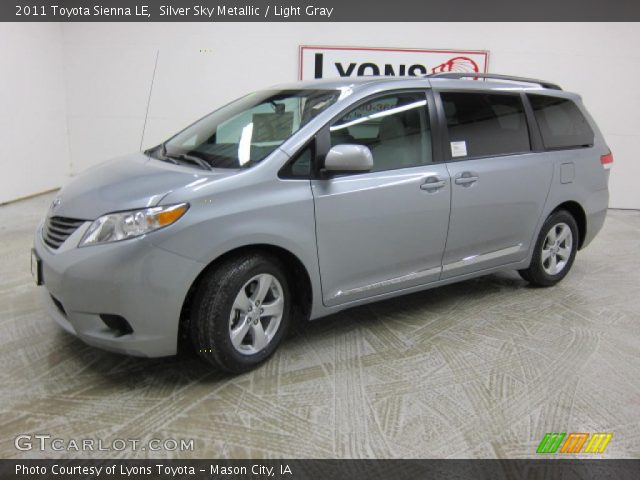 2011 Toyota Sienna LE in Silver Sky Metallic