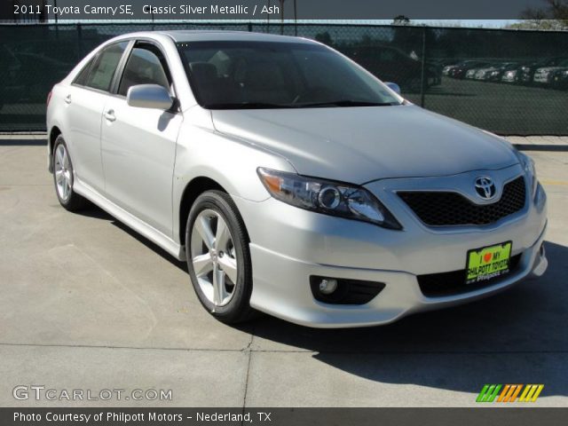 2011 Toyota Camry SE in Classic Silver Metallic