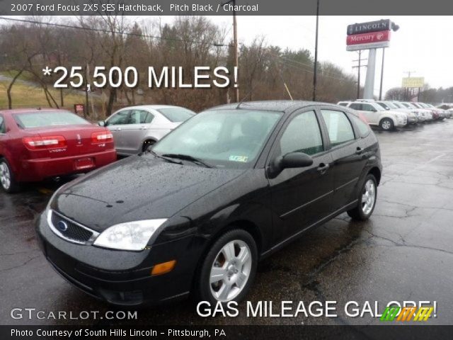 2007 Ford Focus ZX5 SES Hatchback in Pitch Black