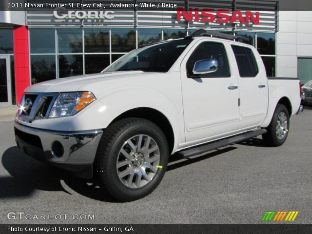 2011 Nissan Frontier SL Crew Cab in Avalanche White