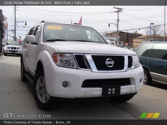 2008 Nissan Pathfinder SE 4x4 in White Frost