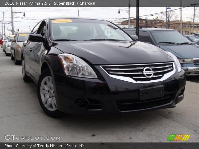 2010 Nissan Altima 2.5 S in Super Black