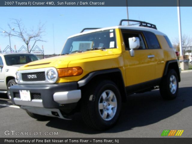 2007 Toyota FJ Cruiser 4WD in Sun Fusion