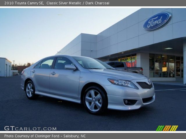 2010 Toyota Camry SE in Classic Silver Metallic