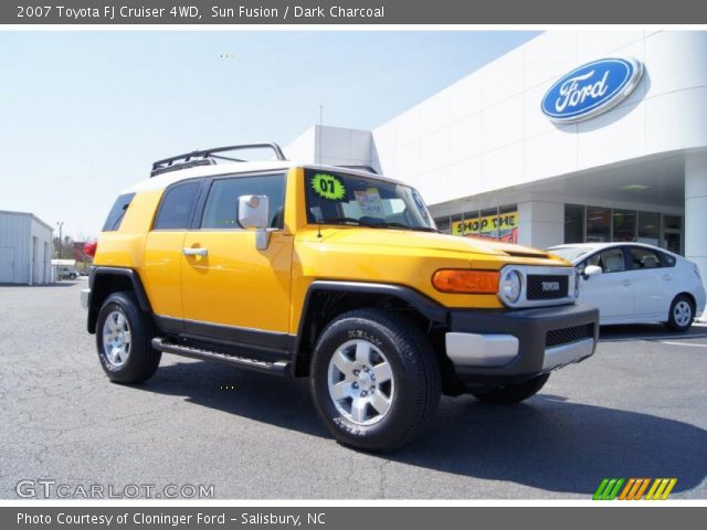 2007 Toyota FJ Cruiser 4WD in Sun Fusion