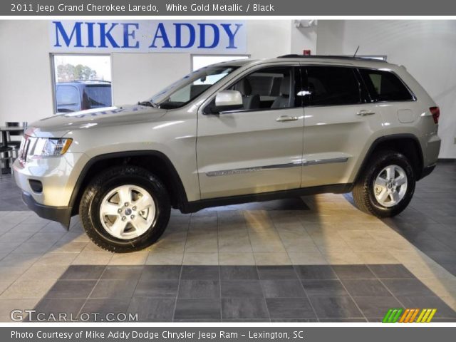 2011 Jeep Grand Cherokee Laredo in White Gold Metallic