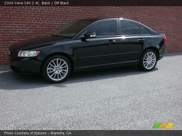 2009 Volvo S40 2.4i in Black
