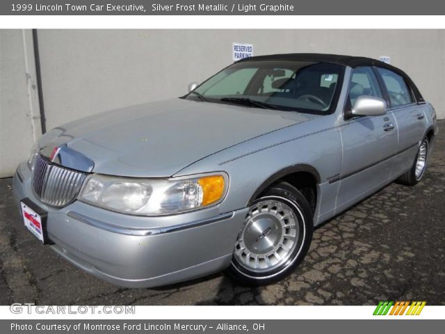 1999 Lincoln Town Car Executive in Silver Frost Metallic
