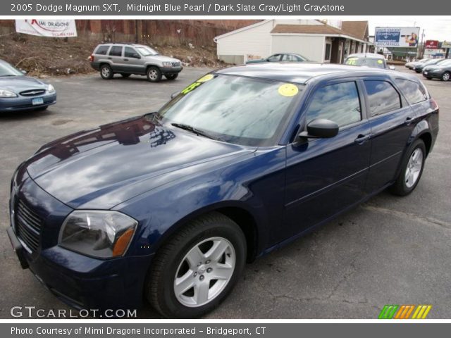 2005 Dodge Magnum SXT in Midnight Blue Pearl