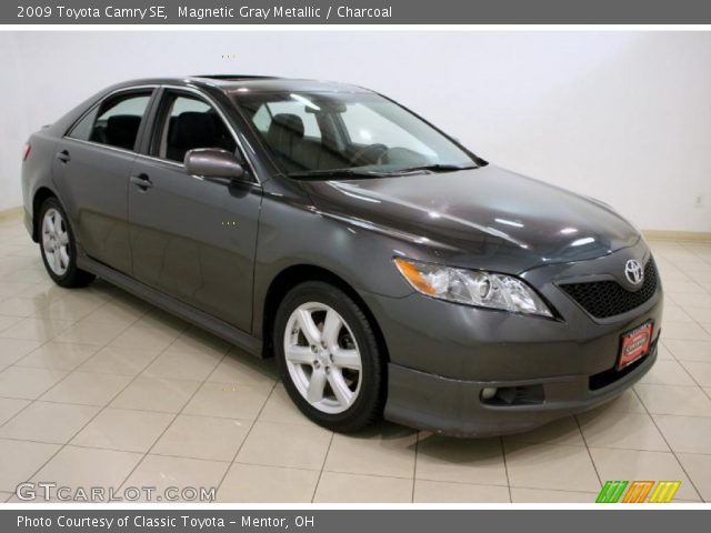 2009 Toyota Camry SE in Magnetic Gray Metallic
